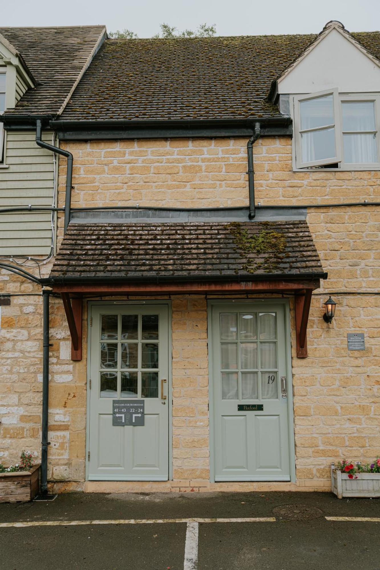 Redesdale Arms Hotel Moreton-in-Marsh Exterior photo